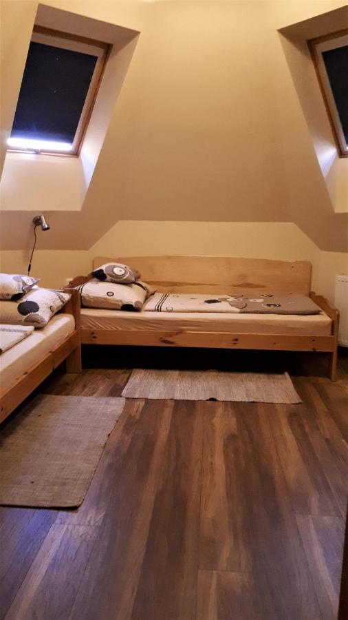 Nefelejcs Fagyizo Es Apartmanhaz Kistolmacs Ngoại thất bức ảnh