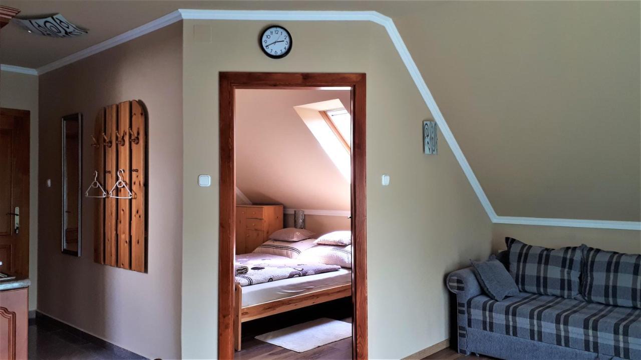 Nefelejcs Fagyizo Es Apartmanhaz Kistolmacs Ngoại thất bức ảnh